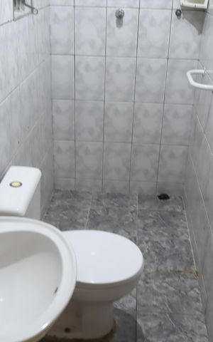 Casa à venda com 60m², 1 quarto e 2 vagasBanheiro