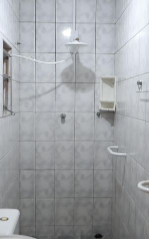 Casa à venda com 60m², 1 quarto e 2 vagasBanheiro