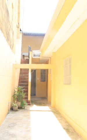 Casa à venda com 60m², 1 quarto e 2 vagasCorredor externo