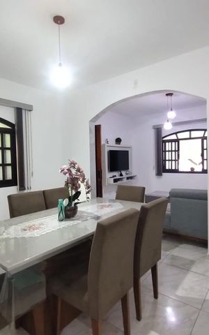 Casa à venda com 174m², 3 quartos e 2 vagasSala