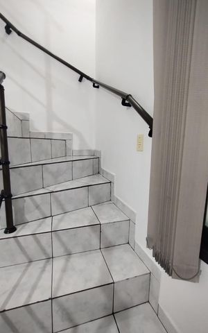 Casa à venda com 174m², 3 quartos e 2 vagasEscada