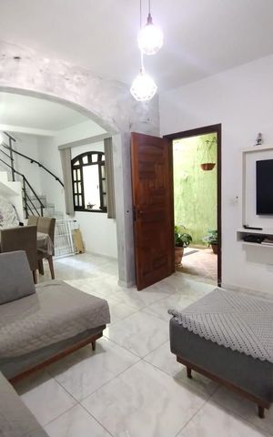 Casa à venda com 174m², 3 quartos e 2 vagasSala