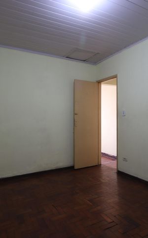 Casa para alugar com 60m², 2 quartos e 2 vagasQuarto 1