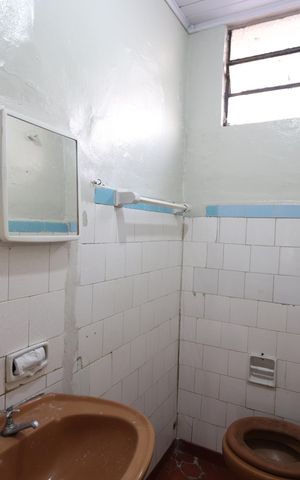 Casa para alugar com 60m², 2 quartos e 2 vagasBanheiro