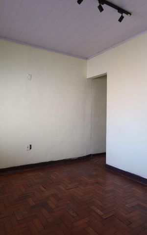 Casa para alugar com 60m², 2 quartos e 2 vagasSala