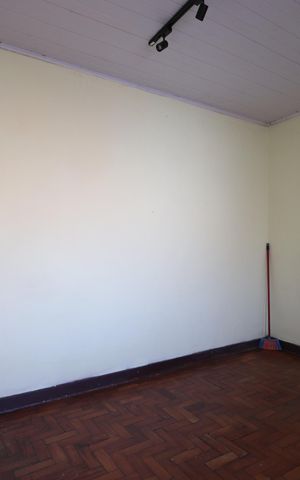 Casa para alugar com 60m², 2 quartos e 2 vagasSala