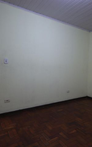 Casa para alugar com 60m², 2 quartos e 2 vagasQuarto 1
