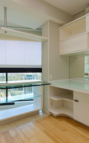 Apartamento para alugar com 243m², 3 quartos e 4 vagas