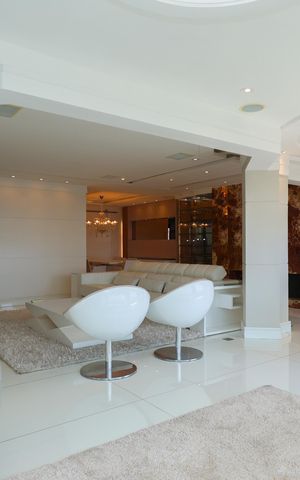 Apartamento para alugar com 243m², 3 quartos e 4 vagas