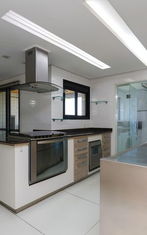 Apartamento para alugar com 243m², 3 quartos e 4 vagas