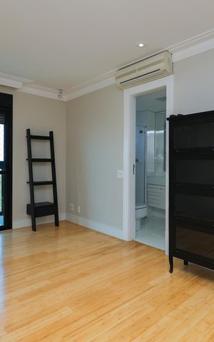 Apartamento para alugar com 243m², 3 quartos e 4 vagas