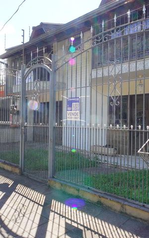 Casa à venda com 389m², 4 quartos e 3 vagasFachada 