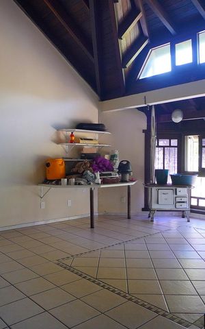 Casa à venda com 389m², 4 quartos e 3 vagasSala