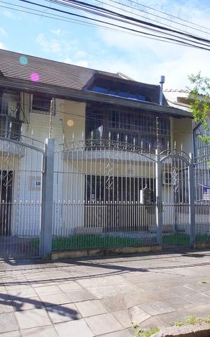 Casa à venda com 389m², 4 quartos e 3 vagasFachada 