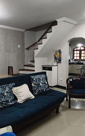 Casa à venda com 180m², 3 quartos e 3 vagas Casa à venda com 180m², 3 quartos e 3 vagasSala