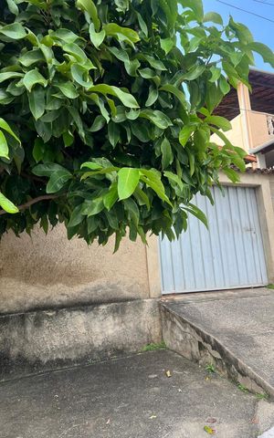 Casa à venda com 149m², 3 quartos e 2 vagas Casa à venda com 149m², 3 quartos e 2 vagasFachada