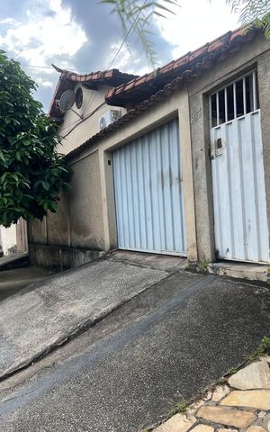 Casa à venda com 149m², 3 quartos e 2 vagas Casa à venda com 149m², 3 quartos e 2 vagasFachada