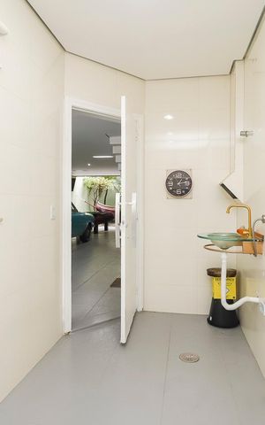 Casa para alugar com 260m², 4 quartos e 7 vagasQuarto de Serviço