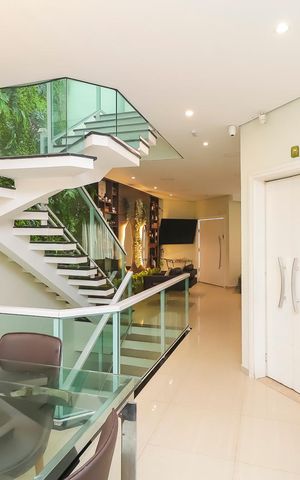 Casa para alugar com 260m², 4 quartos e 7 vagasSala