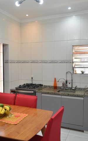 Casa à venda com 144m², 2 quartos e 2 vagasCozinha
