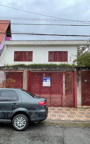 Casa para alugar com 315m², 4 quartos e 6 vagas Casa para alugar com 315m², 4 quartos e 6 vagasFachada + Placa