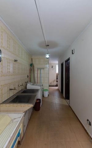 Casa para alugar com 315m², 4 quartos e 6 vagas Casa para alugar com 315m², 4 quartos e 6 vagasÁrea de Servico
