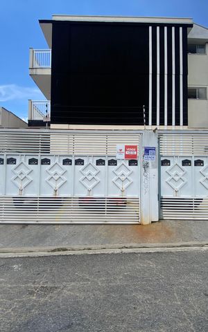 Casa de condomínio à venda com 50m², 2 quartos e 1 vaga Casa de condomínio à venda com 50m², 2 quartos e 1 vagaFachada