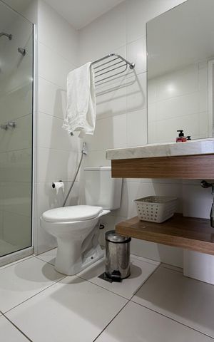Apartamento para alugar com 75m², 2 quartos e 1 vaga Apartamento para alugar com 75m², 2 quartos e 1 vagaBanheiro da suíte 1