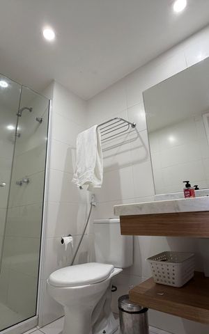 Apartamento para alugar com 75m², 2 quartos e 1 vaga Apartamento para alugar com 75m², 2 quartos e 1 vagaBanheiro da suíte 1