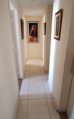 Apartamento para alugar com 135m², 3 quartos e 1 vaga Apartamento para alugar com 135m², 3 quartos e 1 vagaCorredor