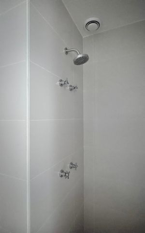 Apartamento para alugar com 194m², 4 quartos e 3 vagas Apartamento para alugar com 194m², 4 quartos e 3 vagasÁrea de Serviço - Banheiro