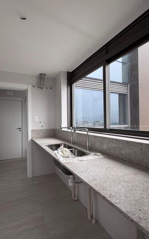Apartamento para alugar com 194m², 4 quartos e 3 vagas Apartamento para alugar com 194m², 4 quartos e 3 vagasÁrea de Serviço