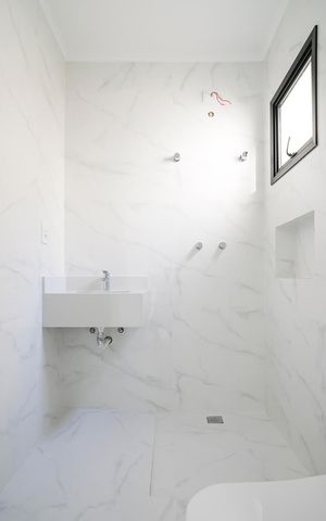 Casa à venda com 185m², 3 quartos e 2 vagasBanheiro da suíte 1