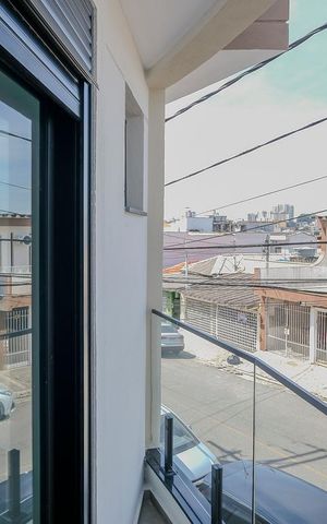 Casa à venda com 185m², 3 quartos e 2 vagasVaranda do quarto