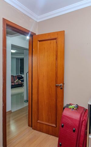 Casa à venda com 300m², 3 quartos e 4 vagas Casa à venda com 300m², 3 quartos e 4 vagasQuarto 2