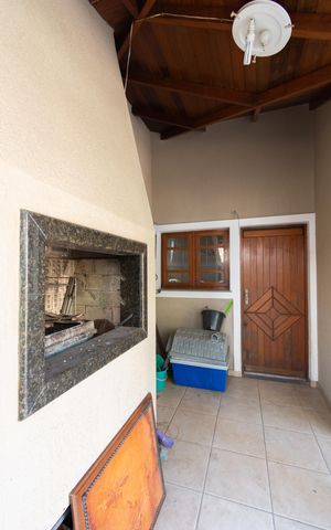 Casa à venda com 175m², 3 quartos e 2 vagas