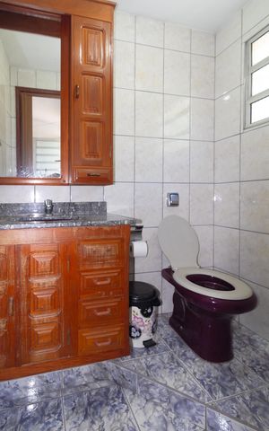 Casa à venda com 133m², 3 quartos e 2 vagas Casa à venda com 133m², 3 quartos e 2 vagasBanheiro de serviço