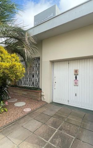 Casa à venda com 260m², 3 quartos e 1 vaga