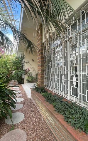 Casa à venda com 260m², 3 quartos e 1 vaga