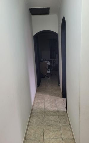 Casa à venda com 225m², 2 quartos e 2 vagas Casa à venda com 225m², 2 quartos e 2 vagasCorredor