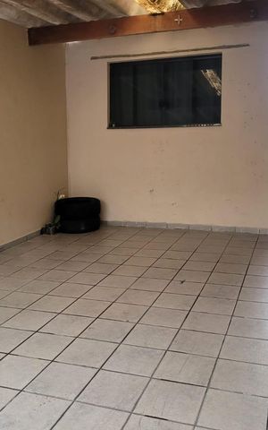 Casa à venda com 225m², 2 quartos e 2 vagas Casa à venda com 225m², 2 quartos e 2 vagasGaragem