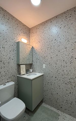 Apartamento à venda com 114m², 3 quartos e sem vaga Apartamento à venda com 114m², 3 quartos e sem vagaBanheiro social
