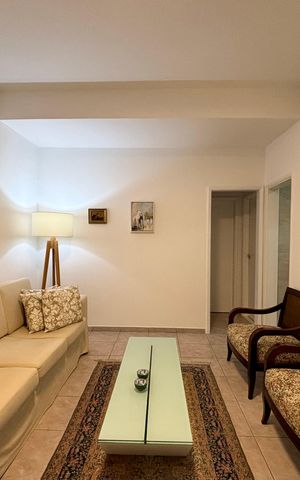 Apartamento à venda com 114m², 3 quartos e sem vaga Apartamento à venda com 114m², 3 quartos e sem vagaSala