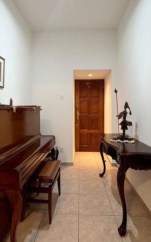 Apartamento à venda com 114m², 3 quartos e sem vaga Apartamento à venda com 114m², 3 quartos e sem vagaSala - hall de entrada