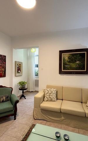 Apartamento à venda com 114m², 3 quartos e sem vaga Apartamento à venda com 114m², 3 quartos e sem vagaSala