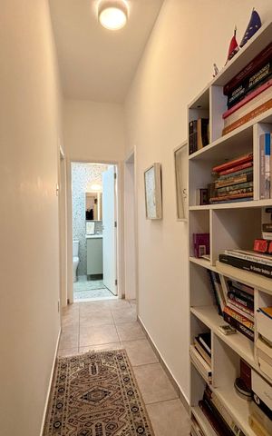 Apartamento à venda com 114m², 3 quartos e sem vaga Apartamento à venda com 114m², 3 quartos e sem vagaSala - corredor de acesso