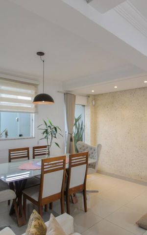 Casa à venda com 174m², 3 quartos e 2 vagasSala