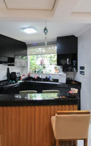 Casa à venda com 174m², 3 quartos e 2 vagasCozinha