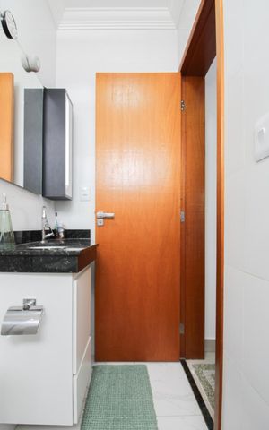 Casa à venda com 174m², 3 quartos e 2 vagasBanheiro da Suíte