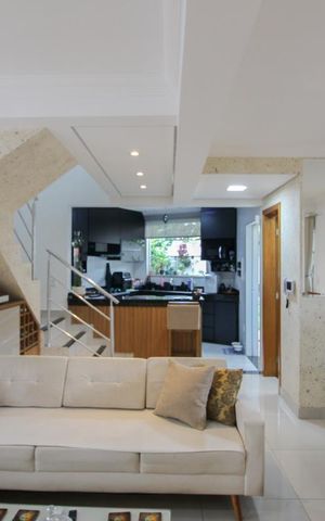 Casa à venda com 174m², 3 quartos e 2 vagasSala